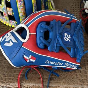 Guante infield en colores lisos incluye nombre número y bandera bordada